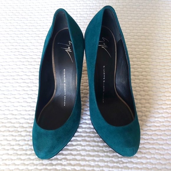 Giuseppe Zanotti Suede Platform Pumps - Picture 4 of 15